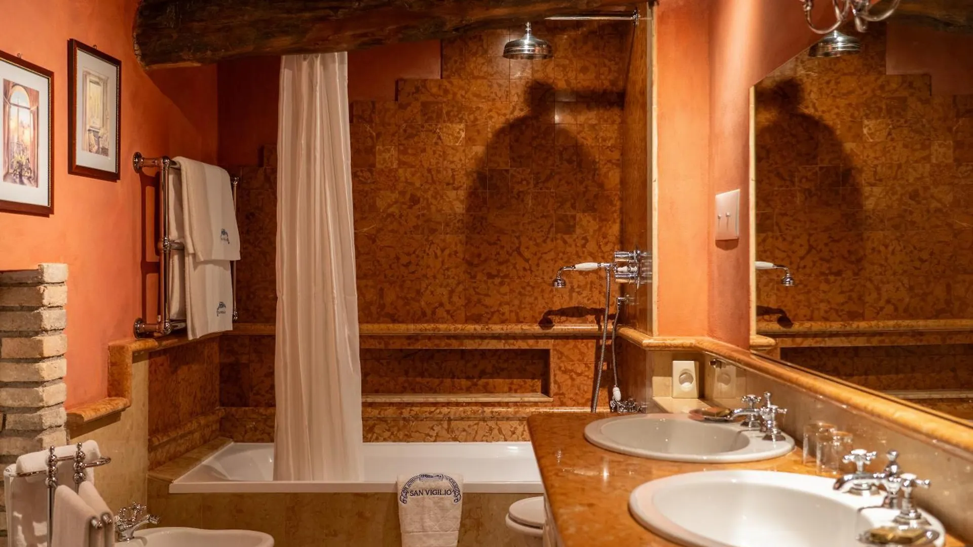 Locanda San Vigilio Garda  Italia