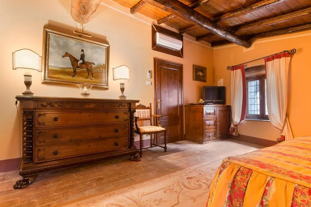 Locanda San Vigilio Garda  Hotel
